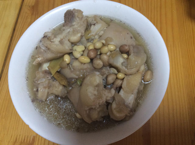 黄豆猪脚汤