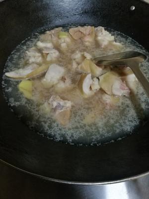 花生黄豆猪脚汤的做法 步骤2