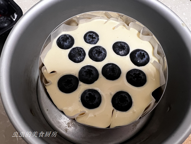 爆浆蓝莓巴斯克蛋糕的做法 步骤3