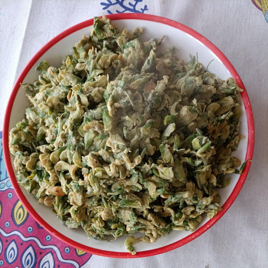 槐花炒鸡蛋