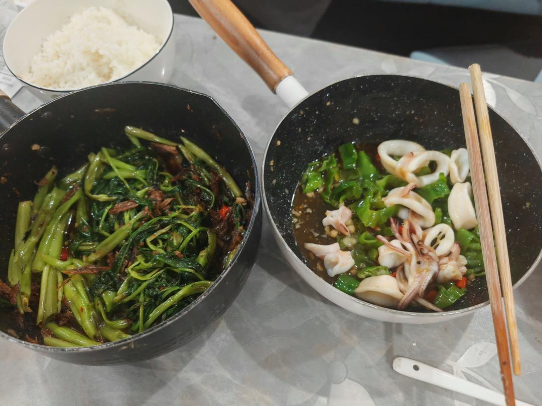 豆豉鲮鱼炒空心菜：简单粗暴下饭菜，五分钟上桌