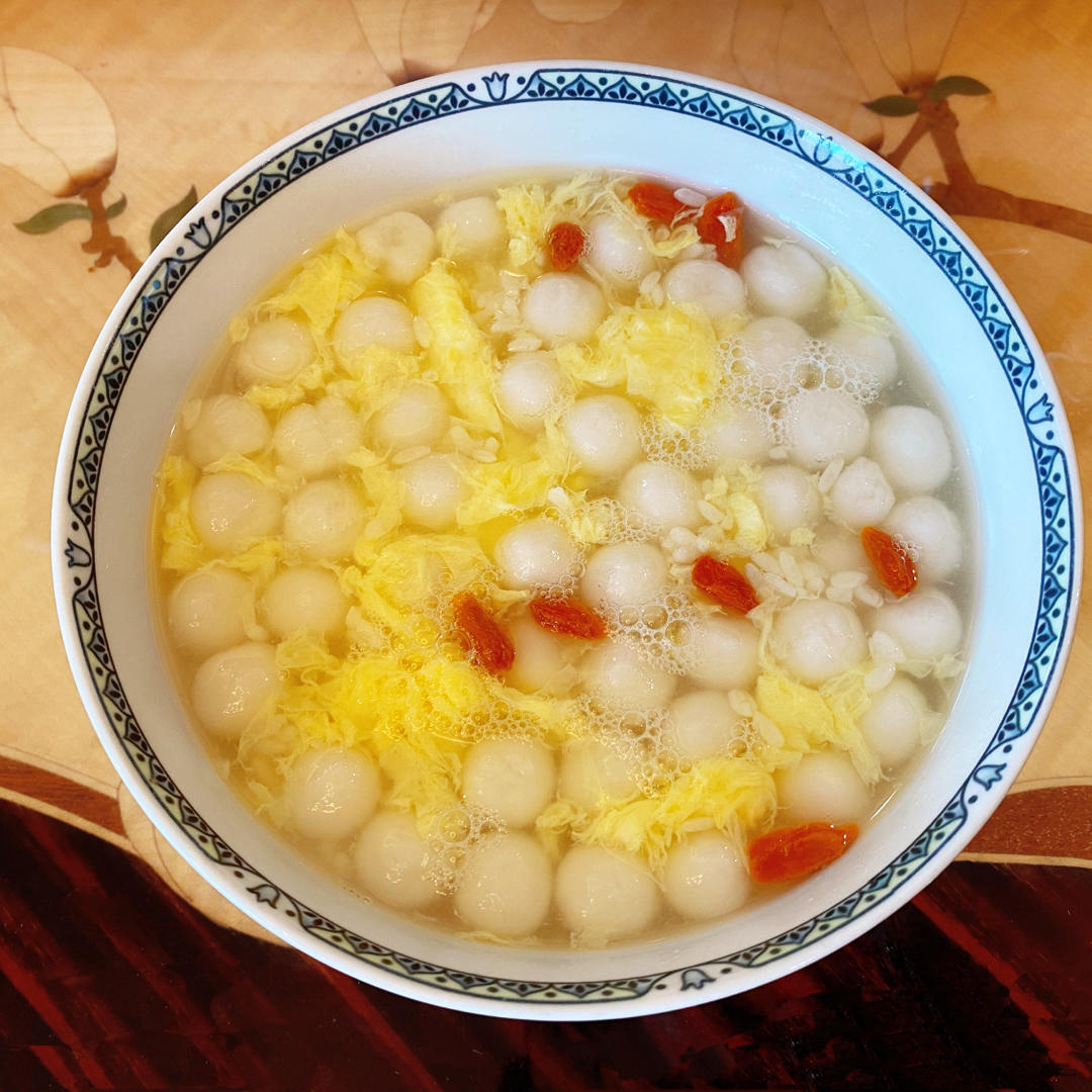 小新子啾咪做的桂花酒酿圆子(附酒酿,小圆子做法)