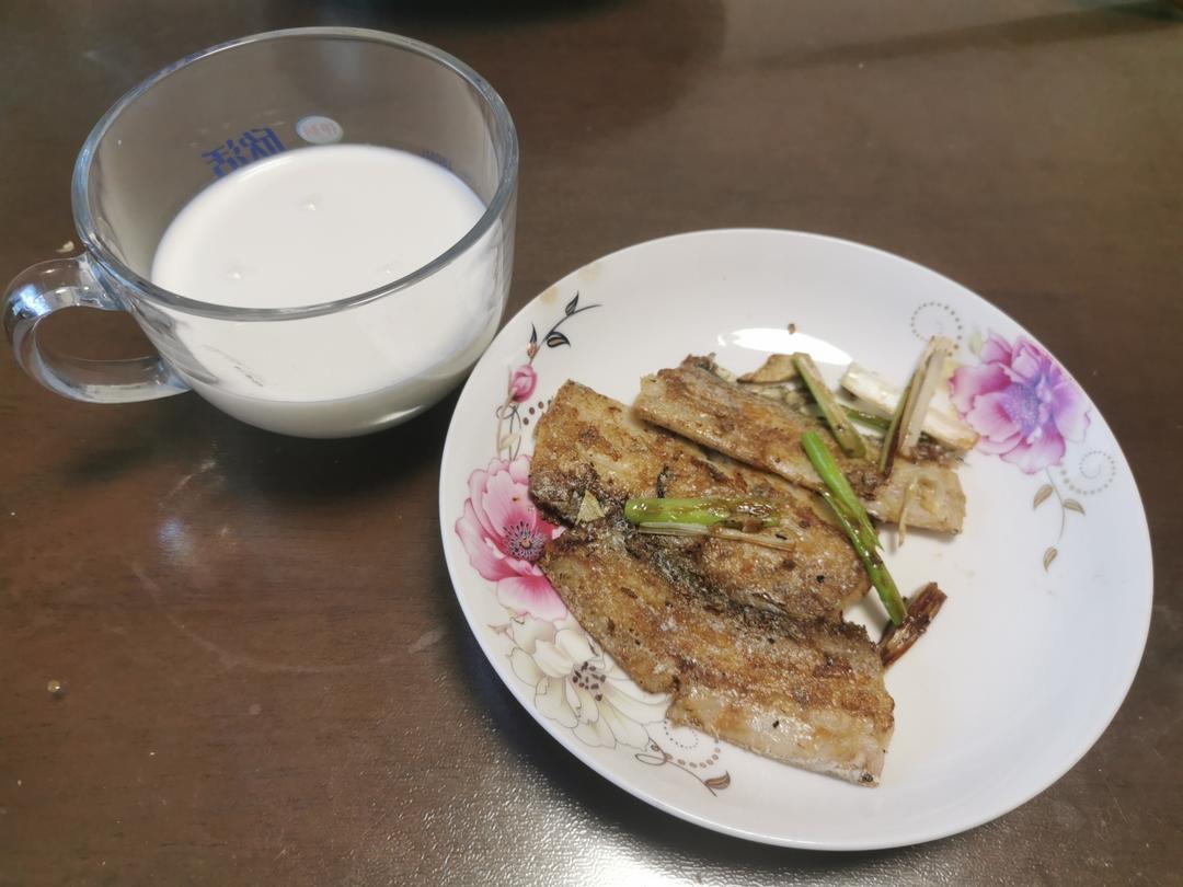 家常香煎带鱼｜煎鱼不破相小技巧