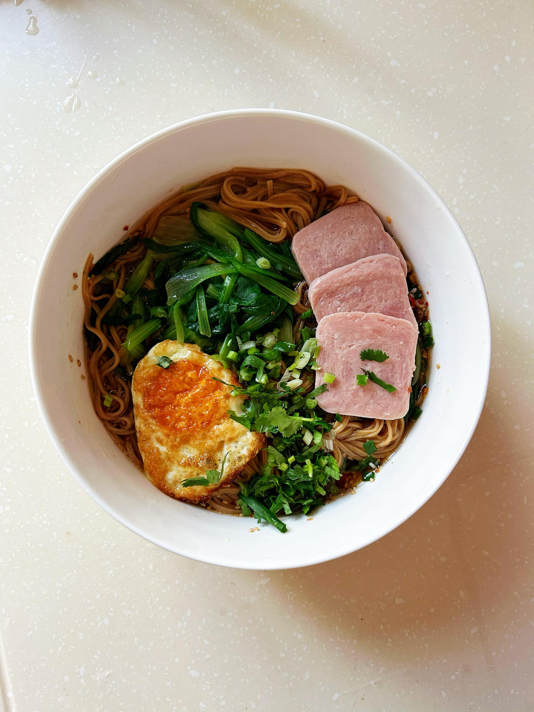 酸辣开胃❗️好吃到连汤汁不剩～酸汤面