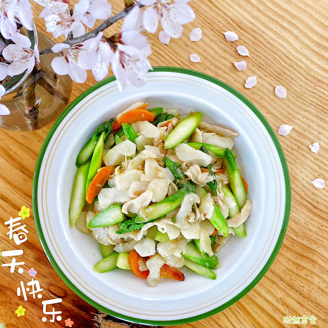 春日食鲜：芦笋马蹄滑鸡片的做法