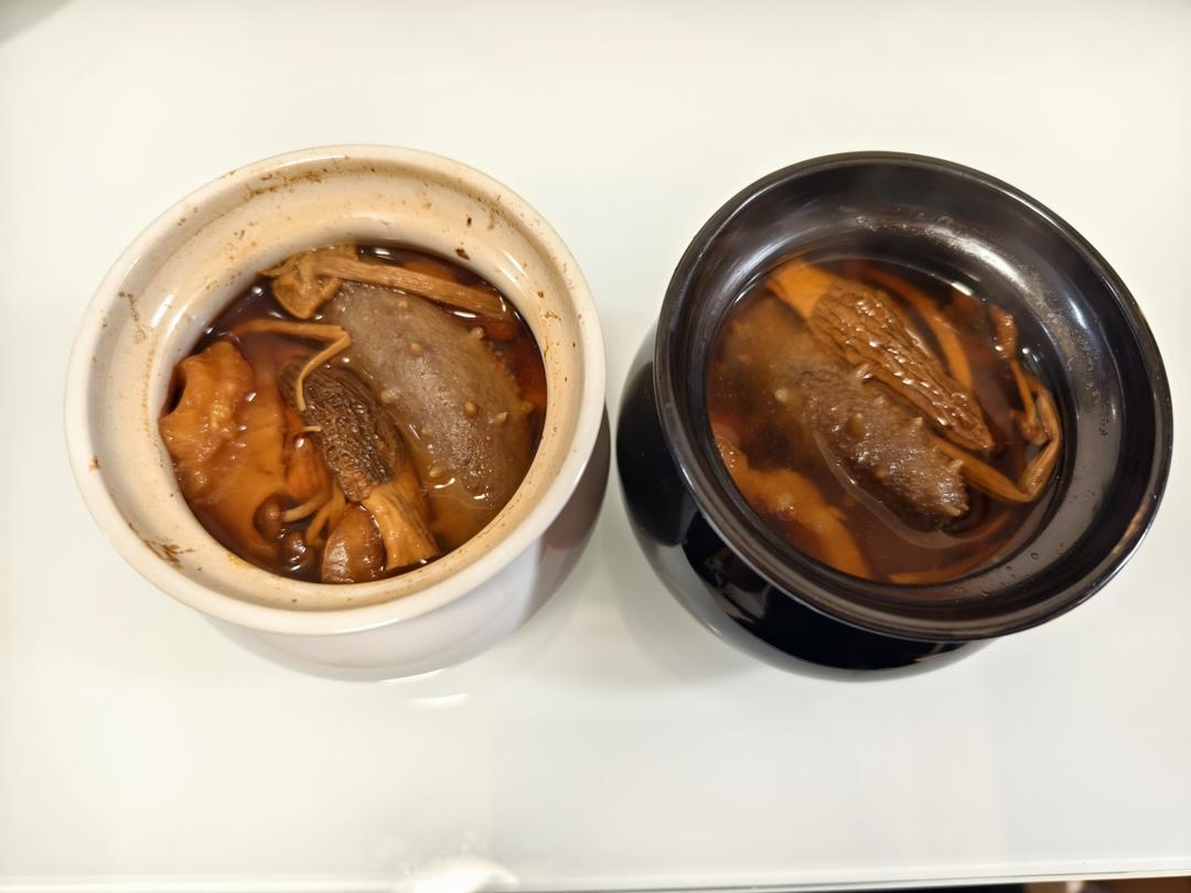 海参羊肚菌鱼胶排骨汤