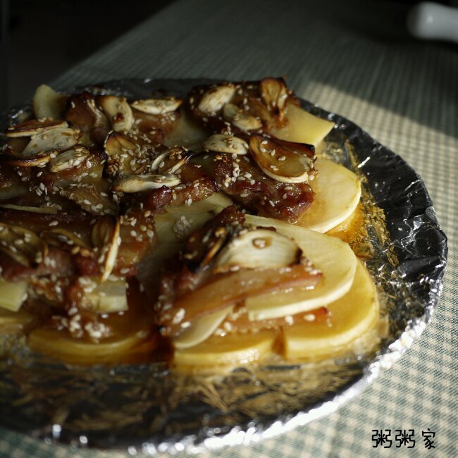 蜜汁五花肉烤土豆
