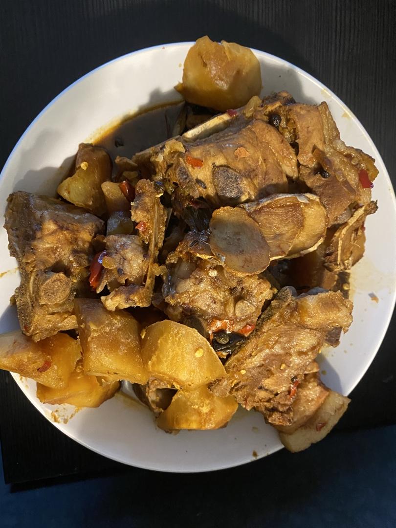 土豆烧排骨