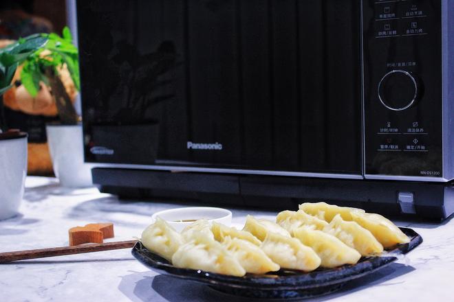 美味煎饺——松下NN-DS1200蒸汽烘烤微波炉食谱的做法