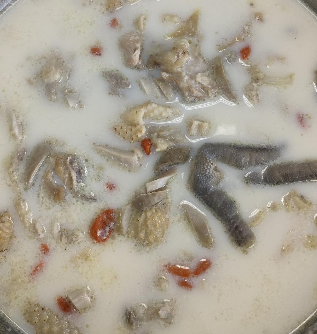 〈胡椒猪肚鸡汤〉，我超级喜欢的味道，欣小厨 😏