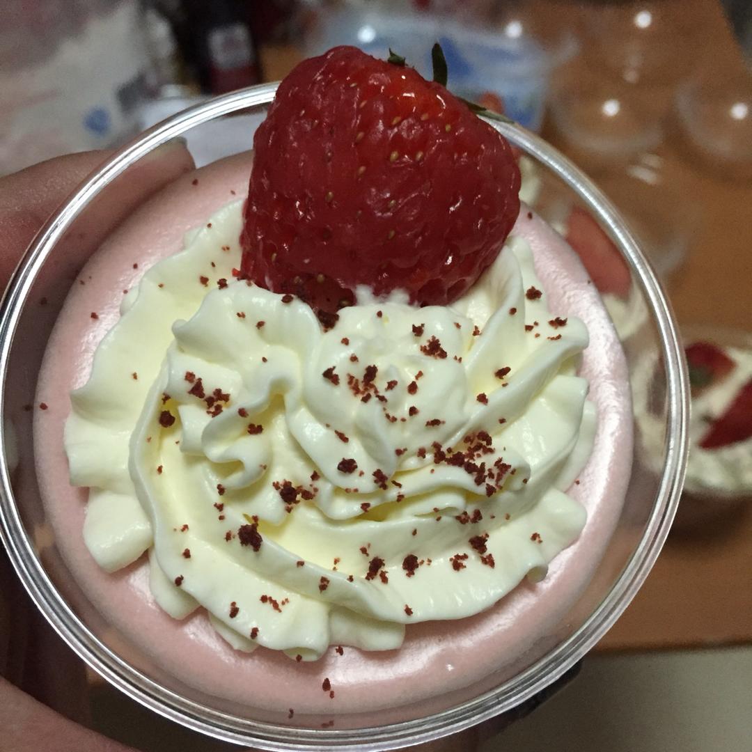 草莓慕斯 Strawberry mousse