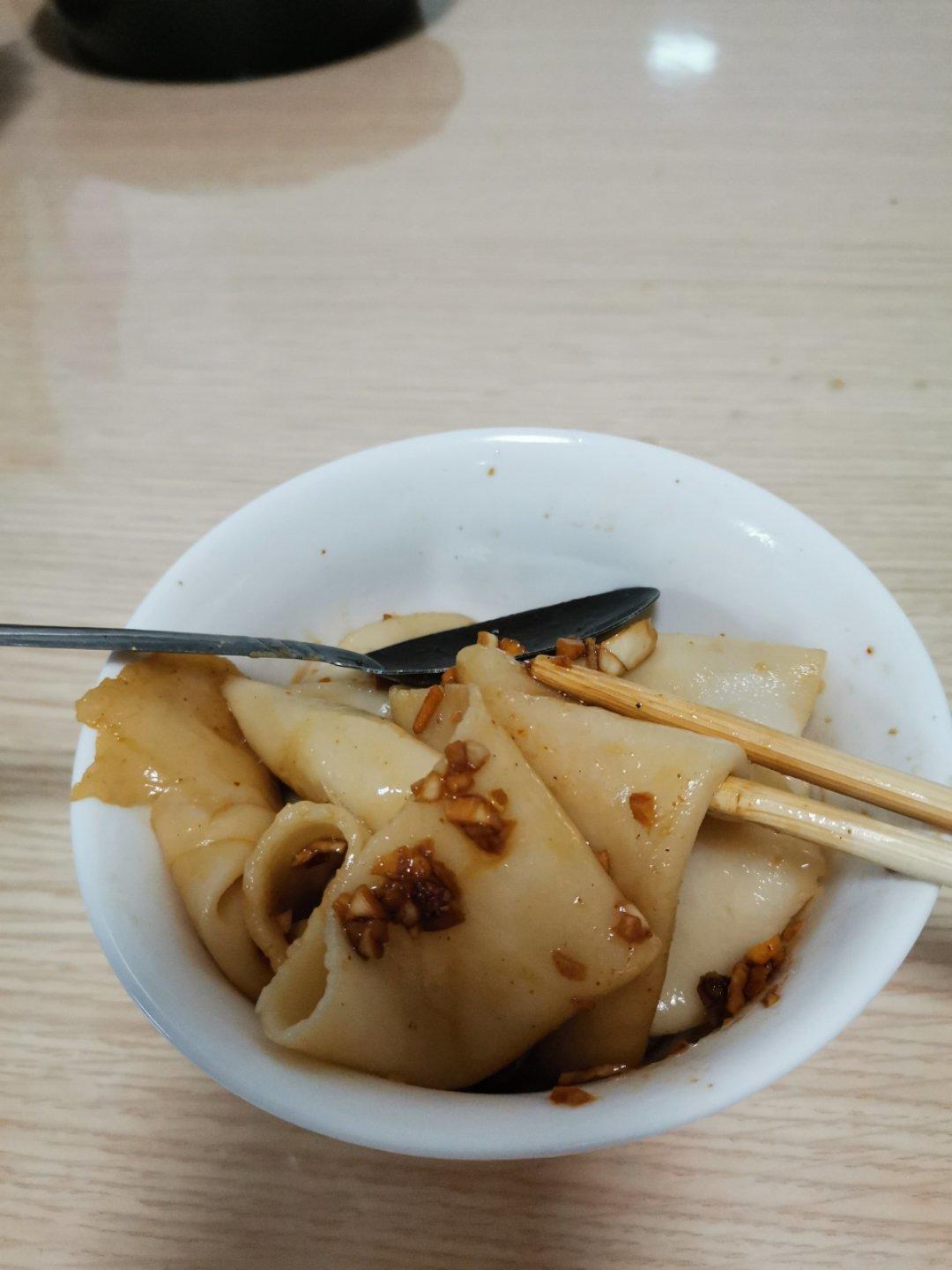 家常蘸水裤带面