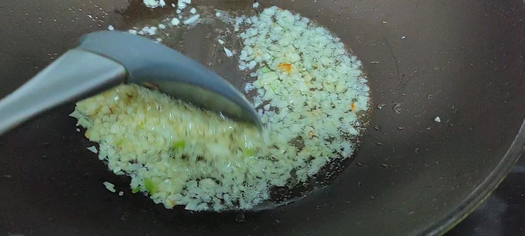 夏天适合豆酱炒麻叶，爆炒土豆丝