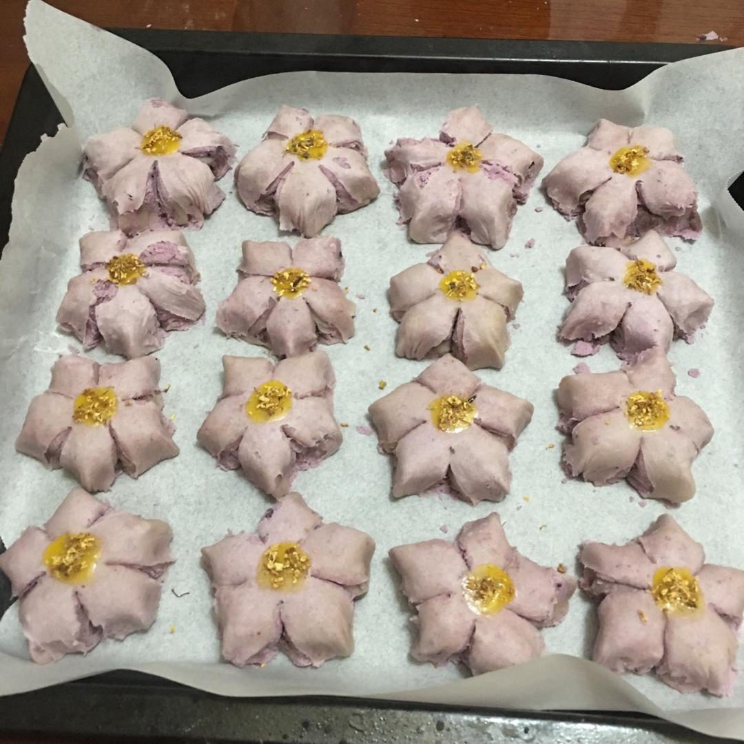 少女心满满的豆沙桃花酥