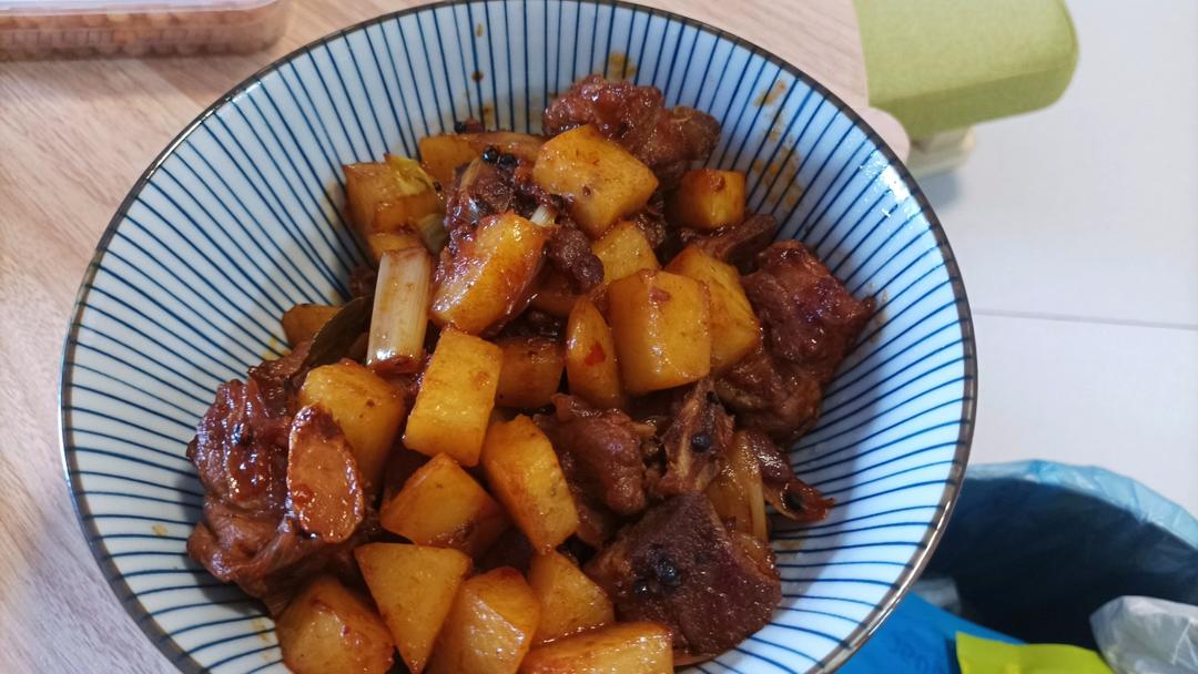 土豆烧排骨
