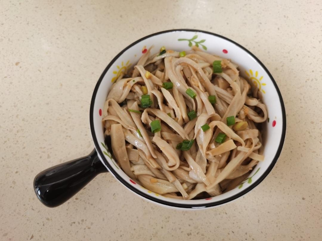 比肉还好吃的【手撕凉拌杏鲍菇】，上桌扫光光