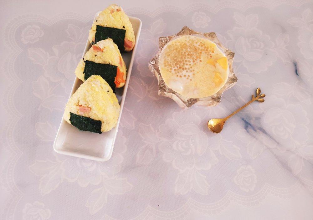 海苔肉松饭团
