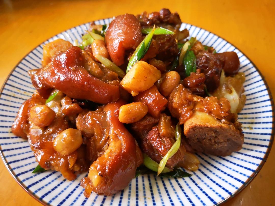 黄豆焖猪手