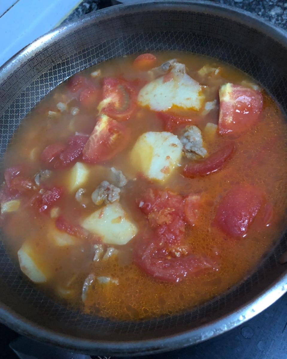 土豆番茄牛腩汤