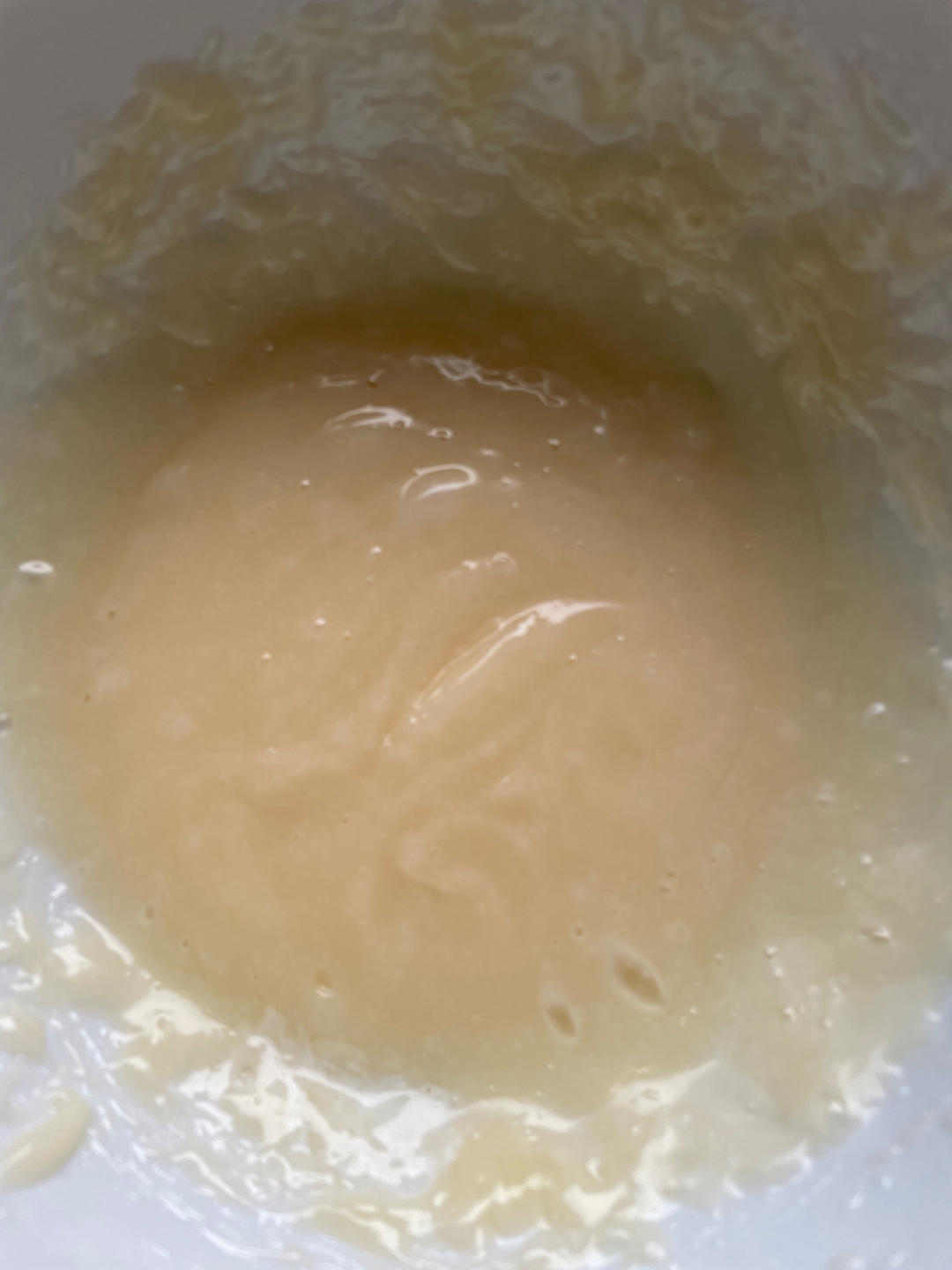 比丘比沙拉酱好吃的肉松面包里透明的奶香酱