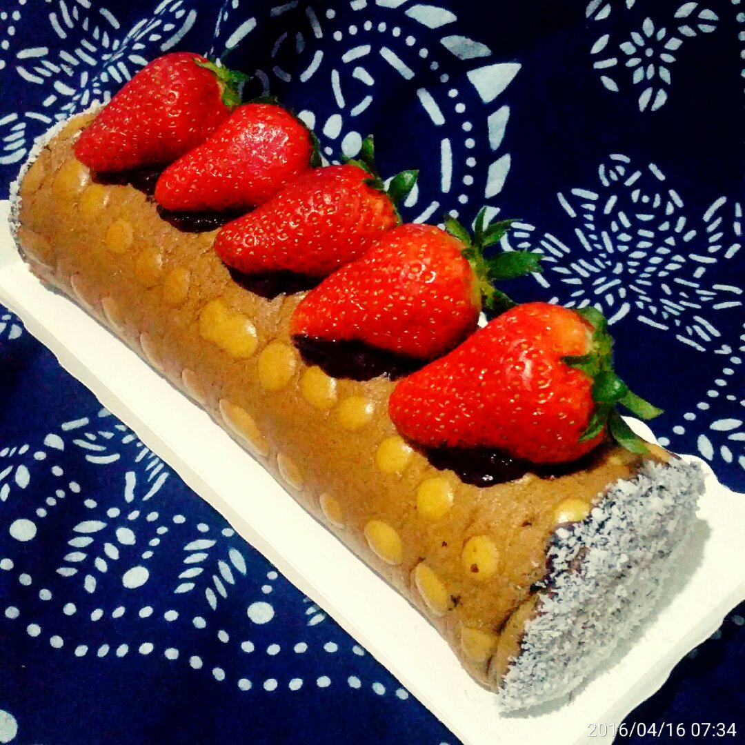 巧克力草莓蛋糕卷