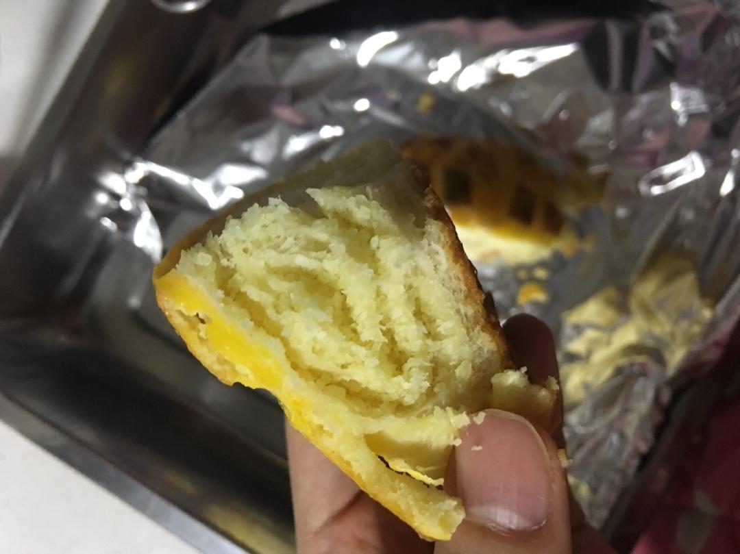 椰蓉夹馅面包（一层一层的椰蓉馅）