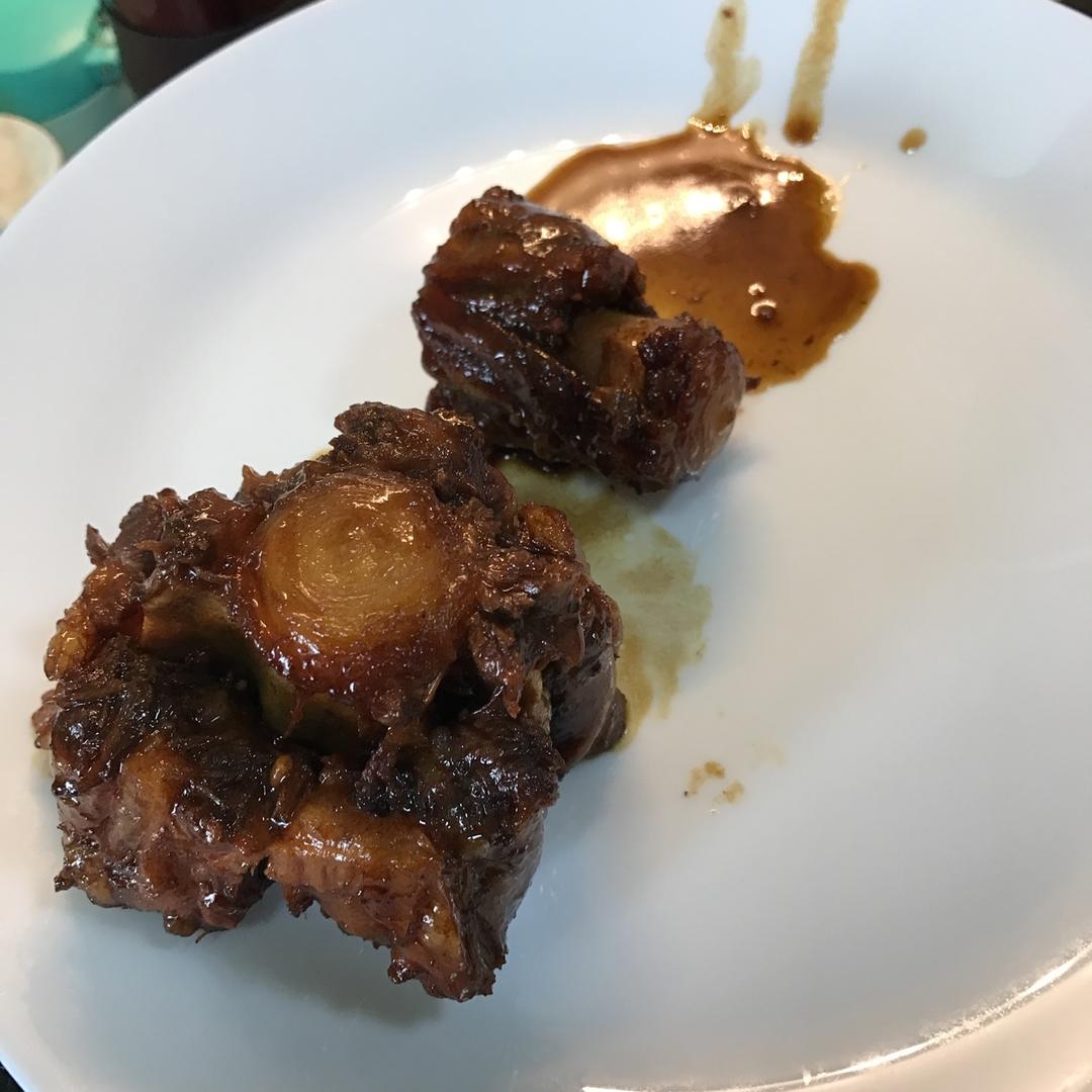 红烧牛尾