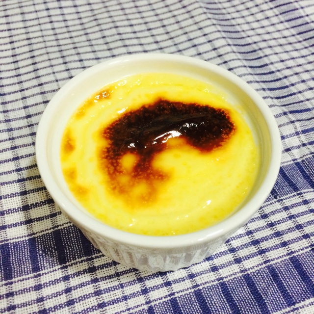 Crèmebrulée。法式烤布雷。焦糖布丁。