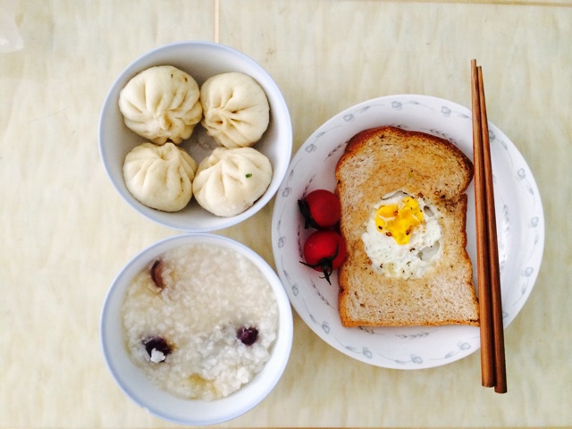 土司煎蛋 Egg-in-a-hole