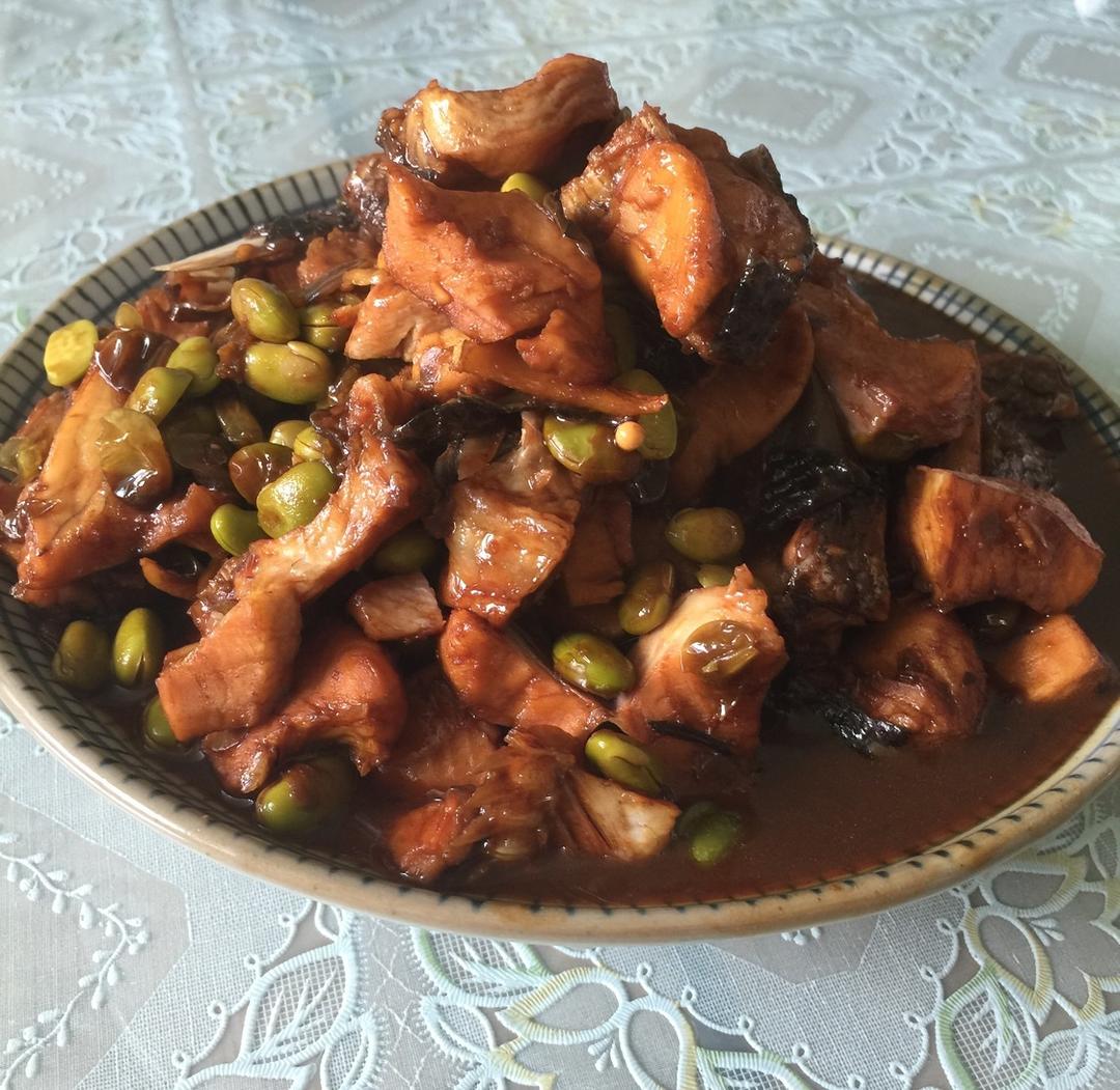 黑鱼烧毛豆的做法