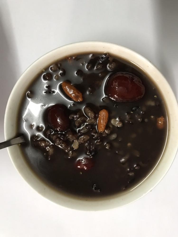 补血补气养颜美容粥的做法