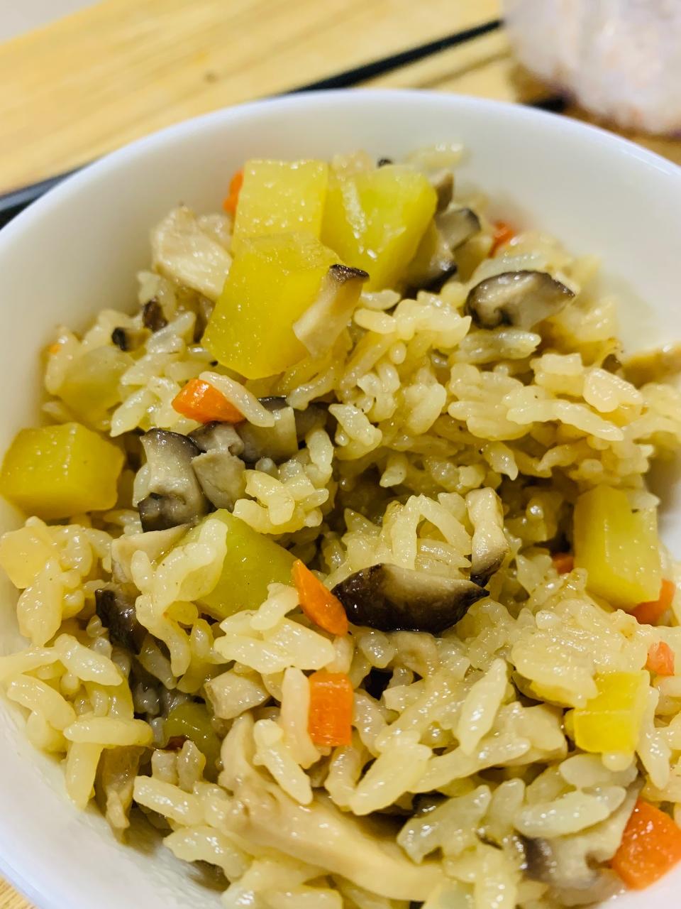 香菇土豆焖饭懒人版本零难度的做法