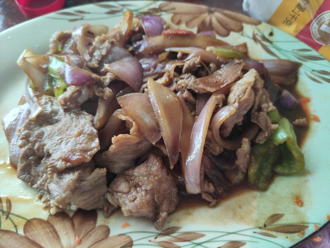 洋葱炒肉