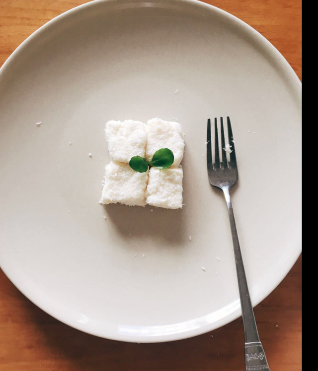 椰丝牛奶小方糕