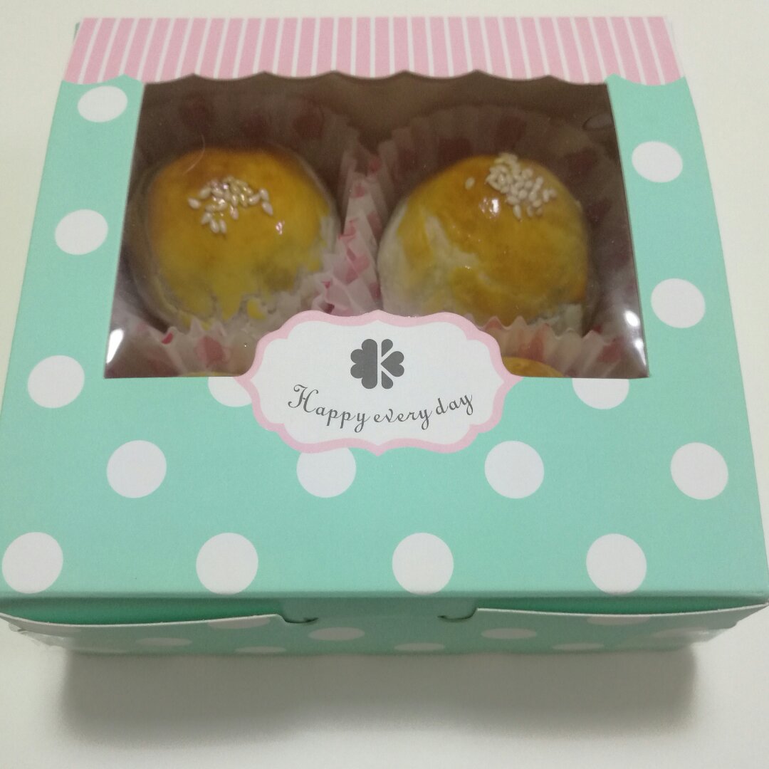 蛋黄酥 Danhuangsu