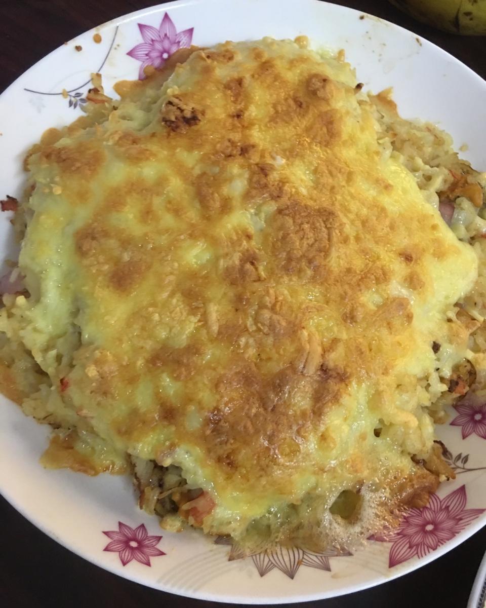 海鲜焗饭 Seafood Fried Rice with Cheesy Topping