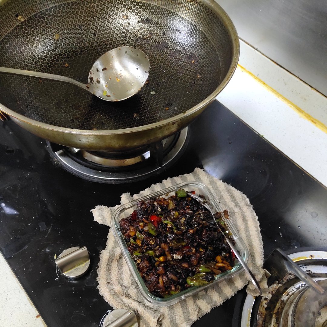 厨师长教你：“青椒豆豉酱”的家常做法，开胃又下饭，先收藏起来