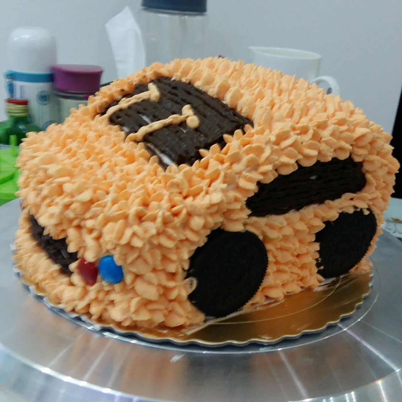 小巧玲珑的汽车蛋糕