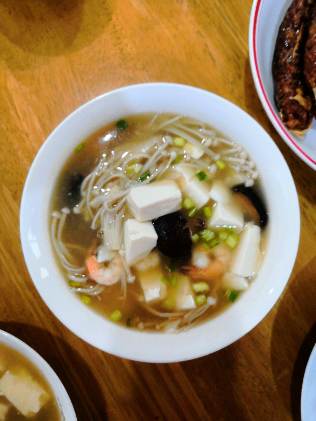 鲜虾豆腐汤