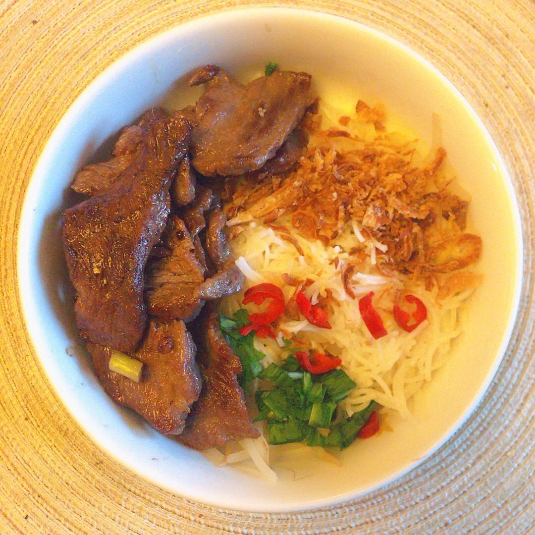 越南香茅牛肉米粉色拉