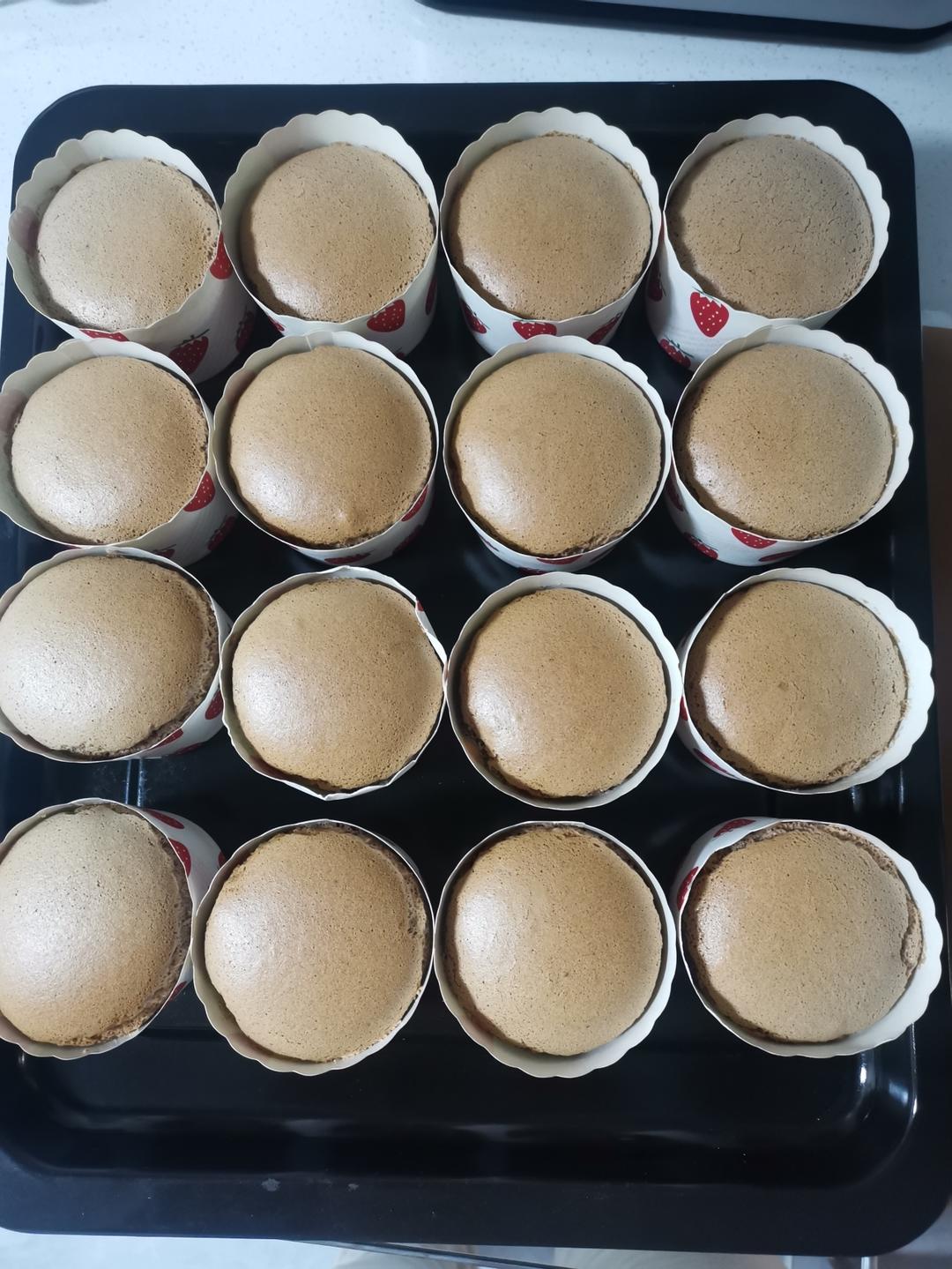 戚风小纸杯蛋糕