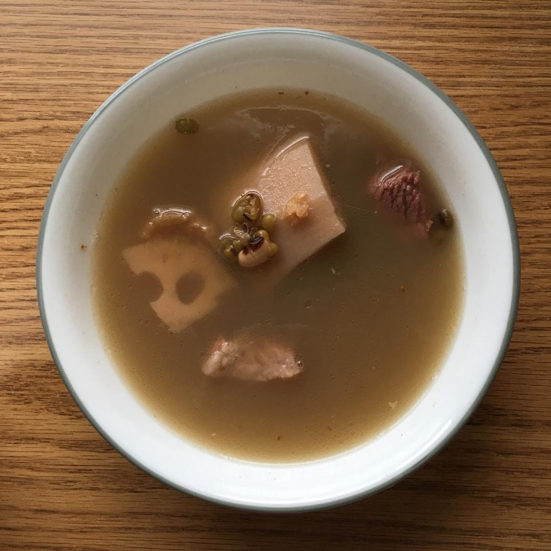 莲藕煲猪骨--粤式老火汤