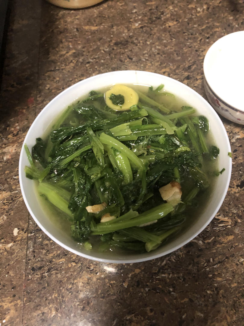 月子里最喜欢的一道菜清炒春菜苗百吃不厌