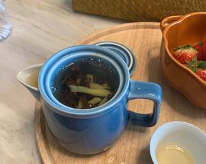 暖洋洋的生姜蜂蜜红茶的做法 步骤2