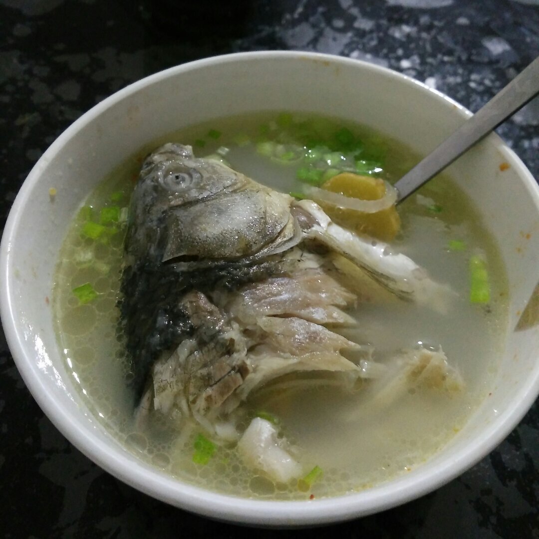 安然keke做的萝卜丝鲫鱼汤
