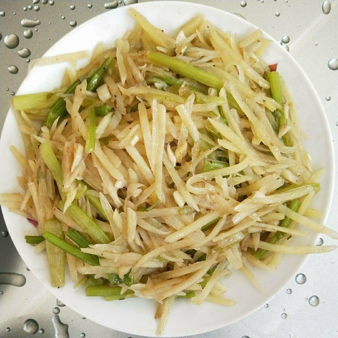 土豆丝炒芹菜丝