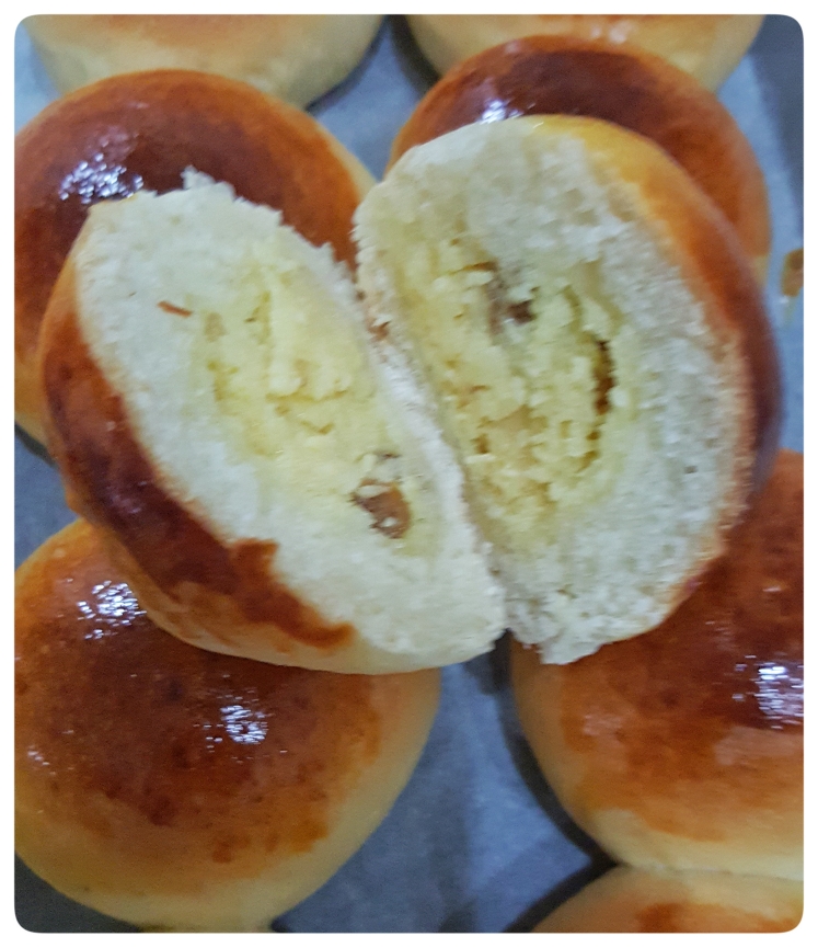 椰蓉葡萄干奶酥面包的做法
