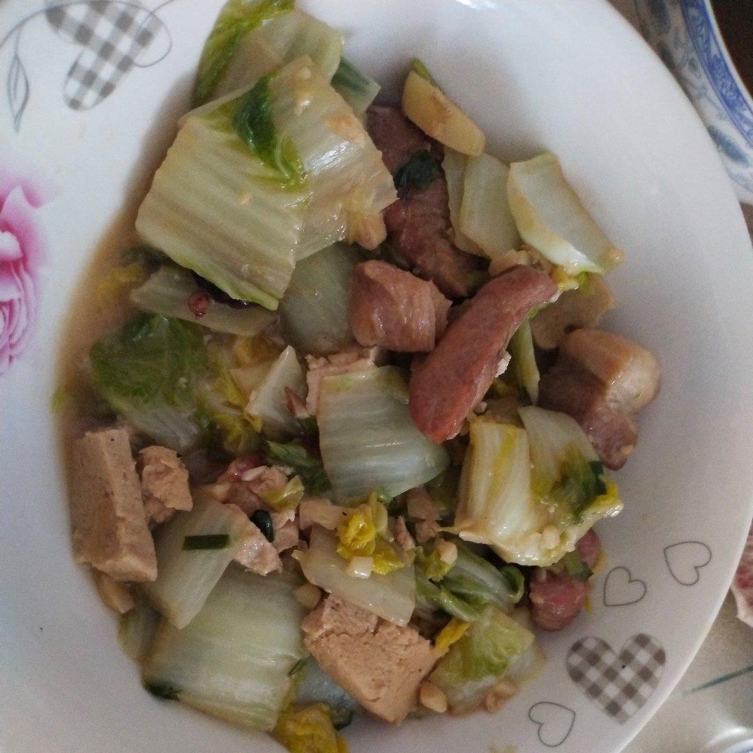 家常白菜炖粉条加豆腐泡