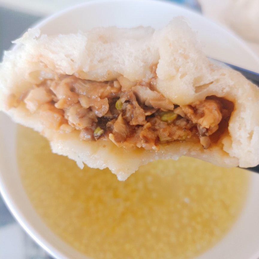 香菇肉包子