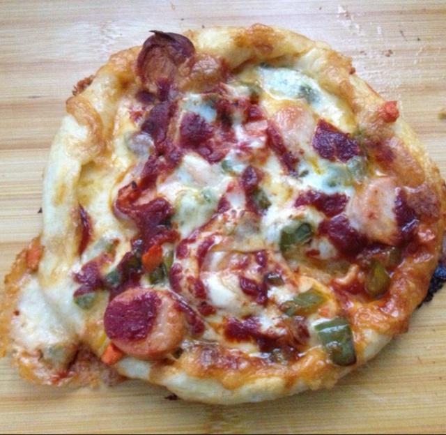 薄饼脆皮火腿pizza